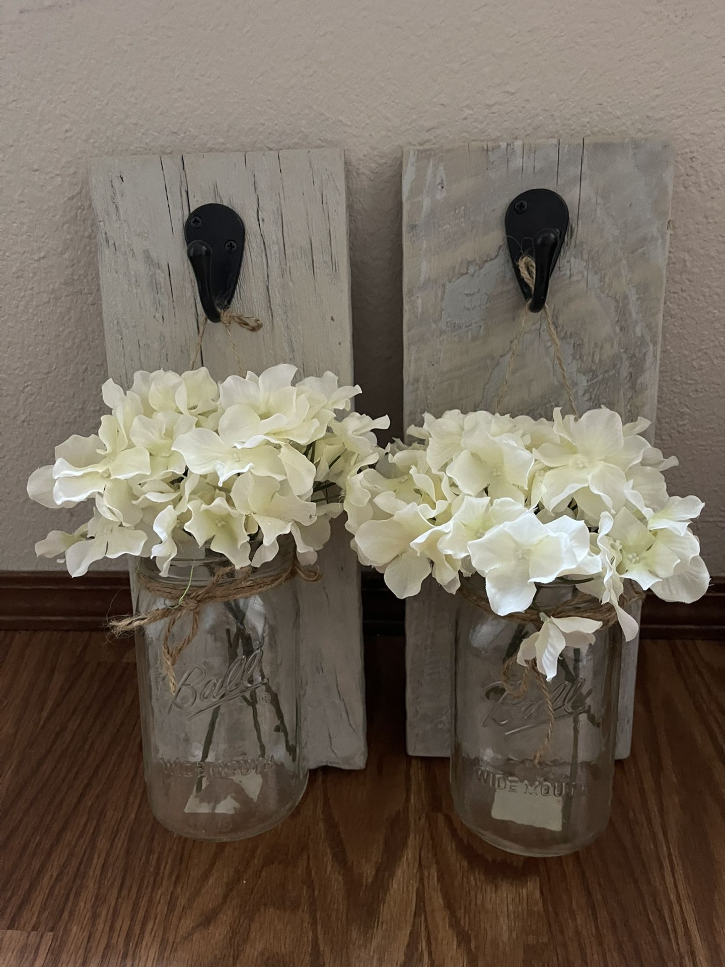 Hanging Mason Jars With Flowers 