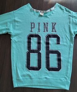 Victoria’s Secret PINK 86 Cyan Mint Green Off Shoulder Pullover Sweatshirt XS TP
Long Sleeves Shirt