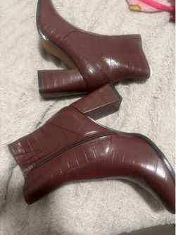 Boots size 8