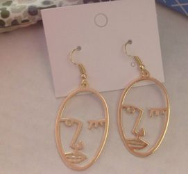 Fashion face earnings