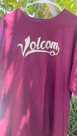 Large Volcom shirt