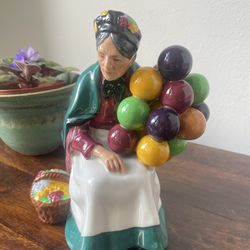 Royal Doulton Porcelain Figurine “Baloon Seller”