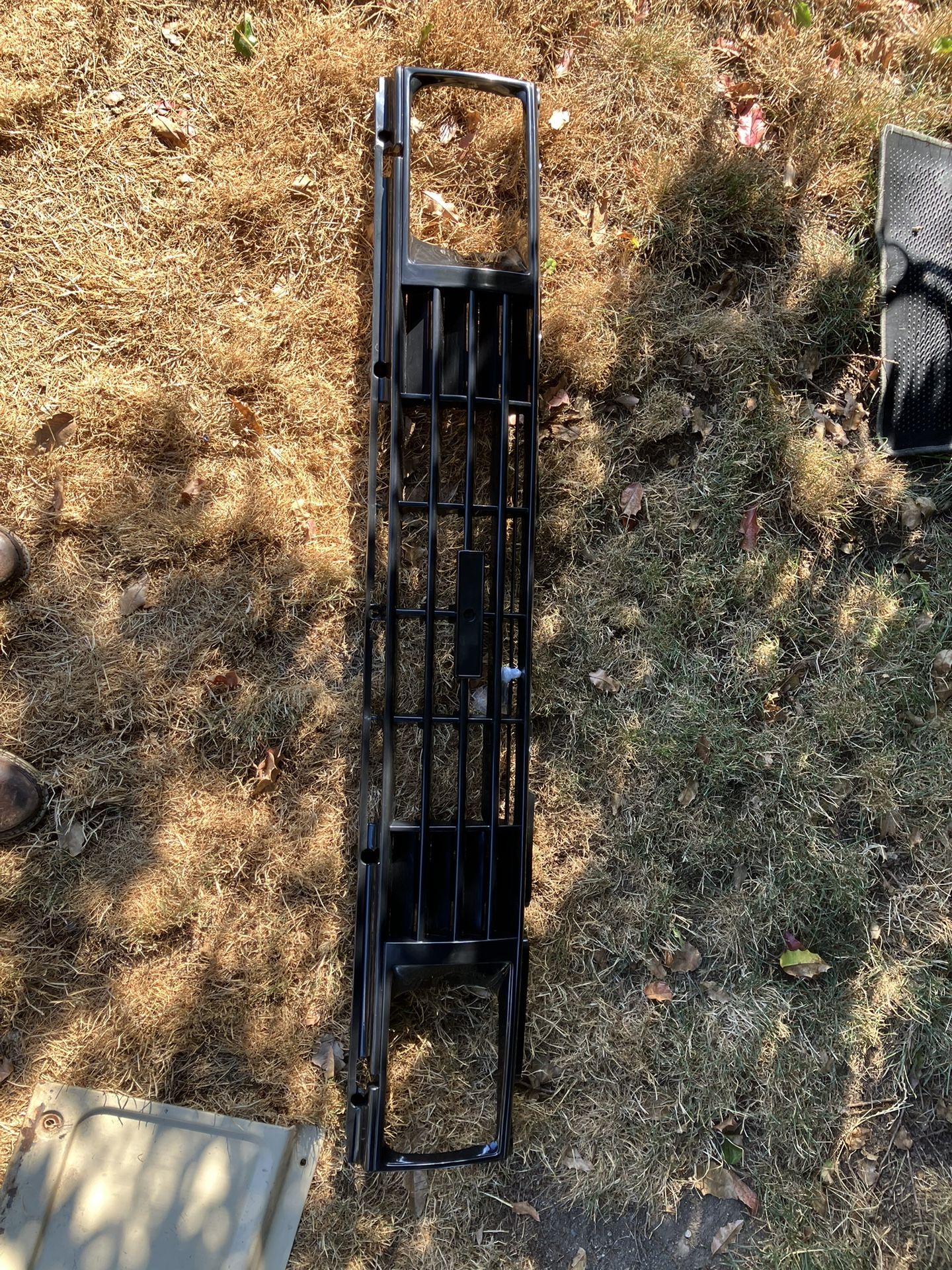 Toyota Grill 2wd 84-88
