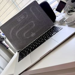 Apple MacBook Air 13-inch, 16GB & 256GB! Brand New Apple Warranty! $920