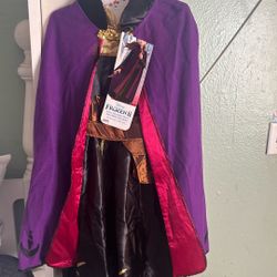 Costume