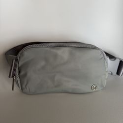 NWT Grey Lululemon Everywhere Belt Bag
