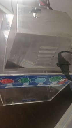 Snow cone machine