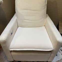 Beautiful Nursing Chair - Like New! Pottery Barn