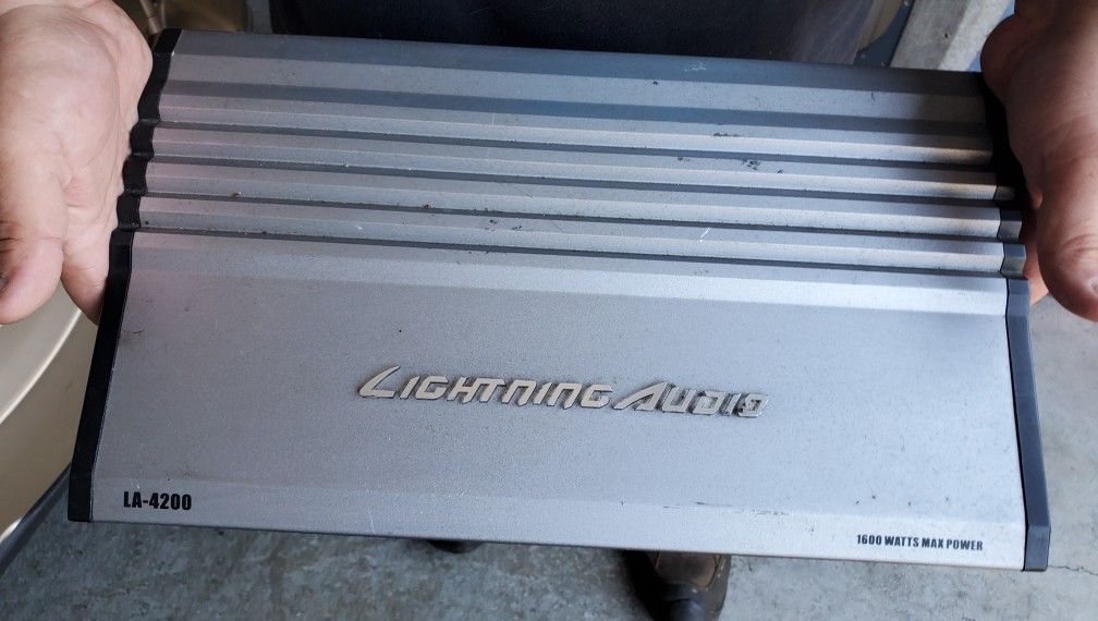 Lightning Audio LA-4200 4 Ch Amplifier 1600 Watts