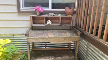 Potting bench