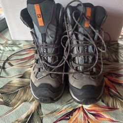 Hiking Boots Salomon Size 8 1/2 
