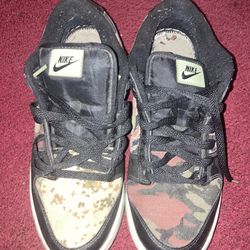 Camo dunks size 8
