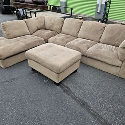 Tufted Sectional with Ottoman