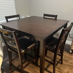 Dining Room Table 