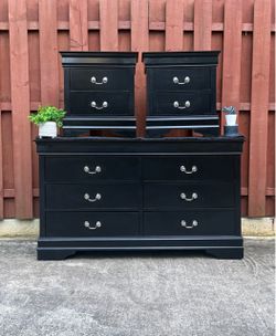 Black Dresser and Nightstand Set - 10 Drawers