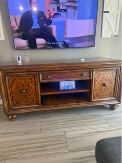 Media console table