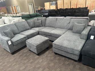 Gray large sectional w/ ottoman