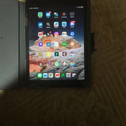 iPad 6th Generation (cracked)