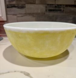 Large Yellow Pyrex Mixing Bowl 