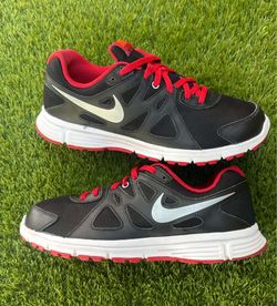 NIKE SHOES SIZE 7Y