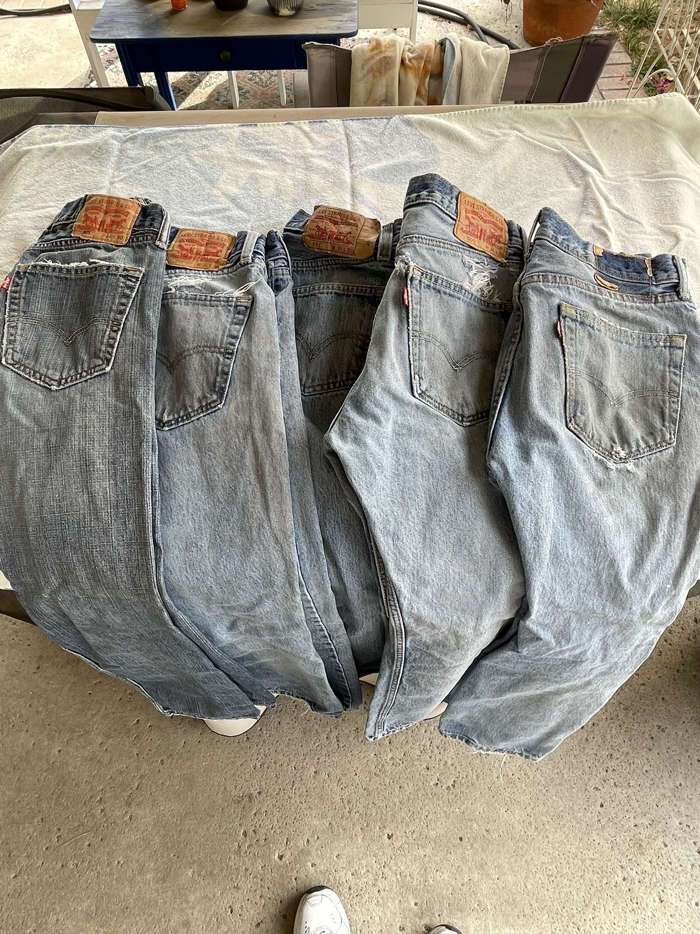 5 Pair Of Worn Men’s Levis 501 505 