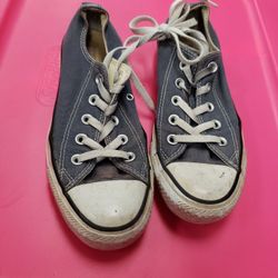 Size 4 Youth Converse 