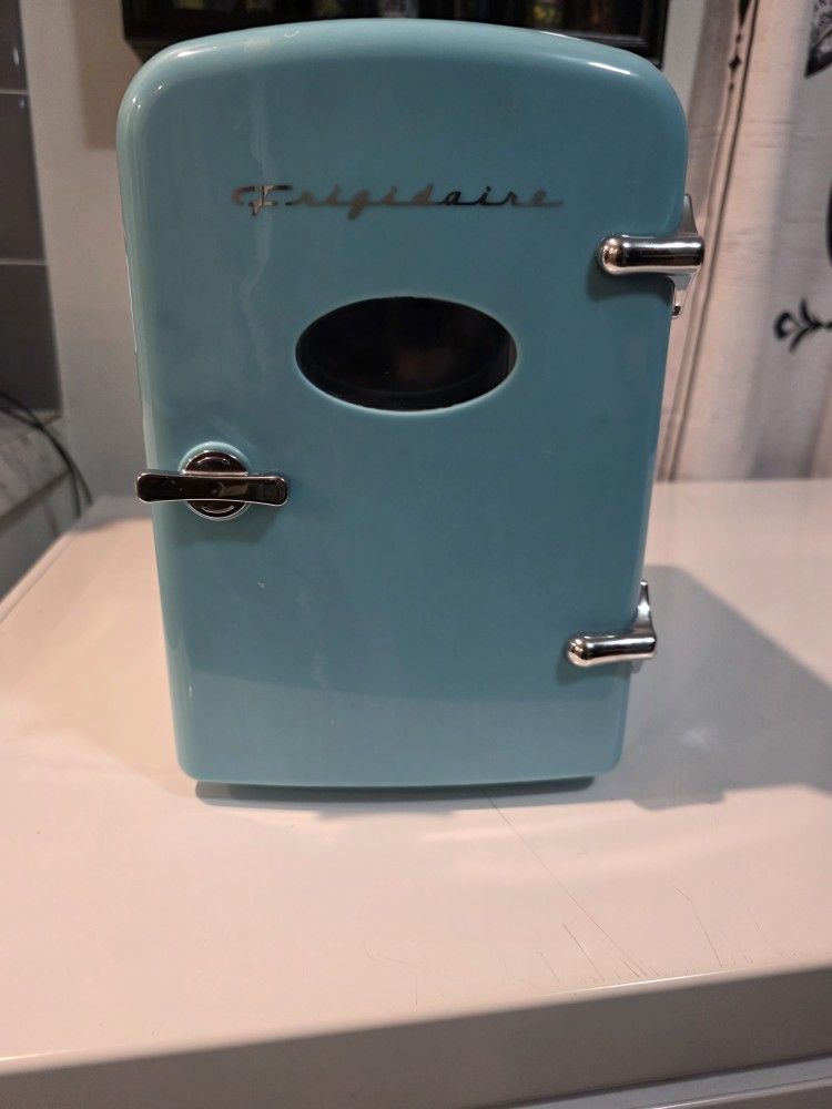 Frigidaire Mini Fridge