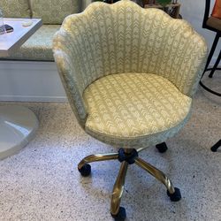 Dainty Desk Chair 
