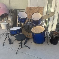 Huntington drum set 
