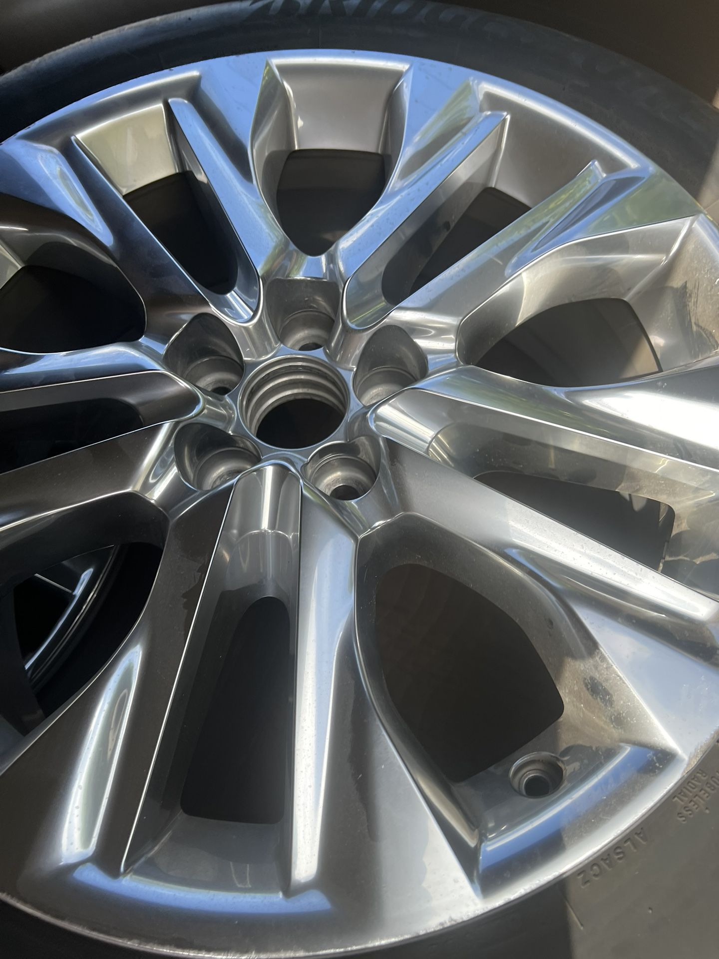 Toyota Highlander.- 2021 Rims 20.8 and Tires for Sale in Pompano Beach ...