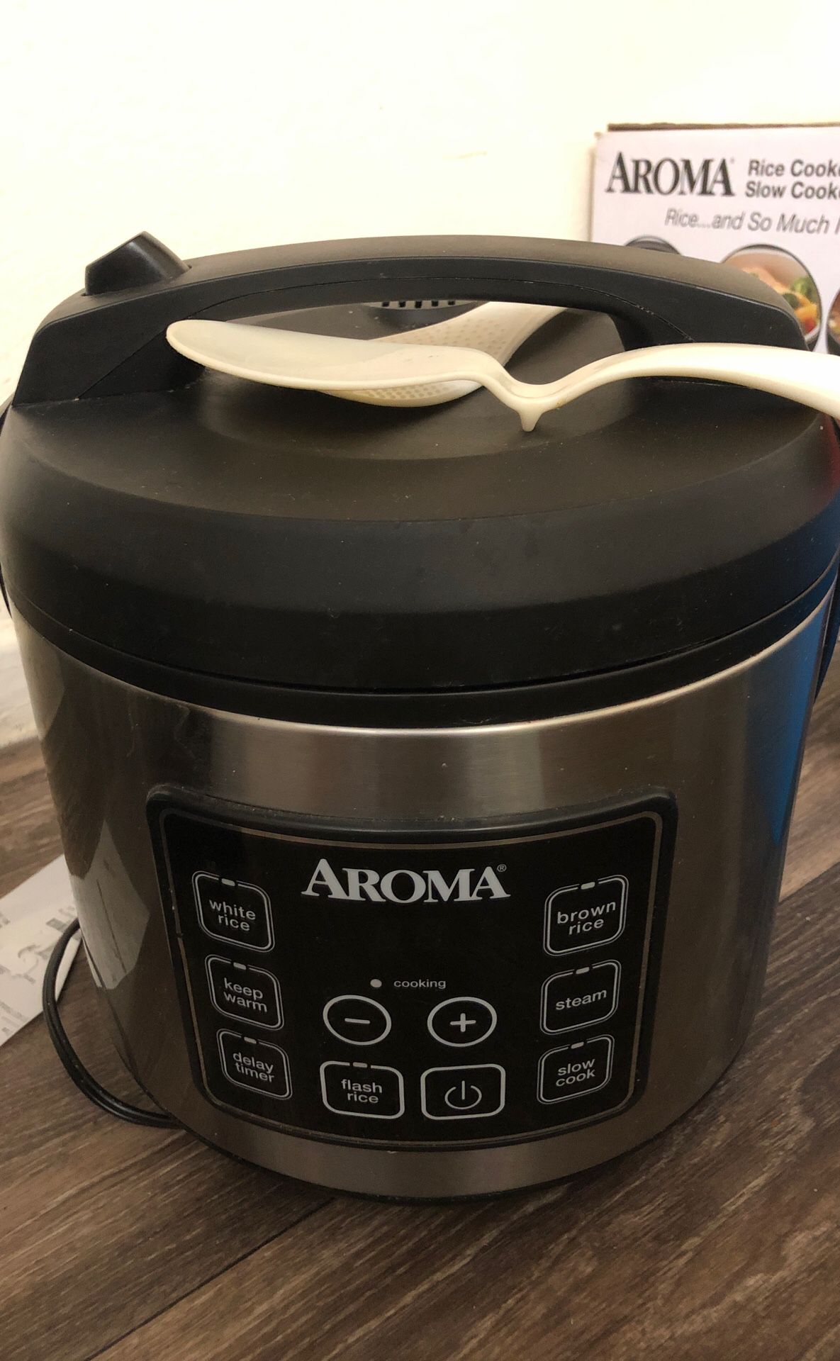 Aroma multicooker and food steamer