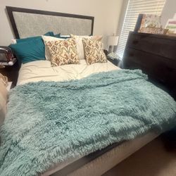 Ashley Furniture Queen Bed Set 