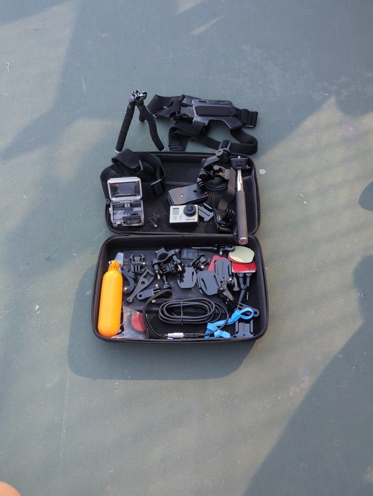 GoPro Hero 3 Set W Accessories