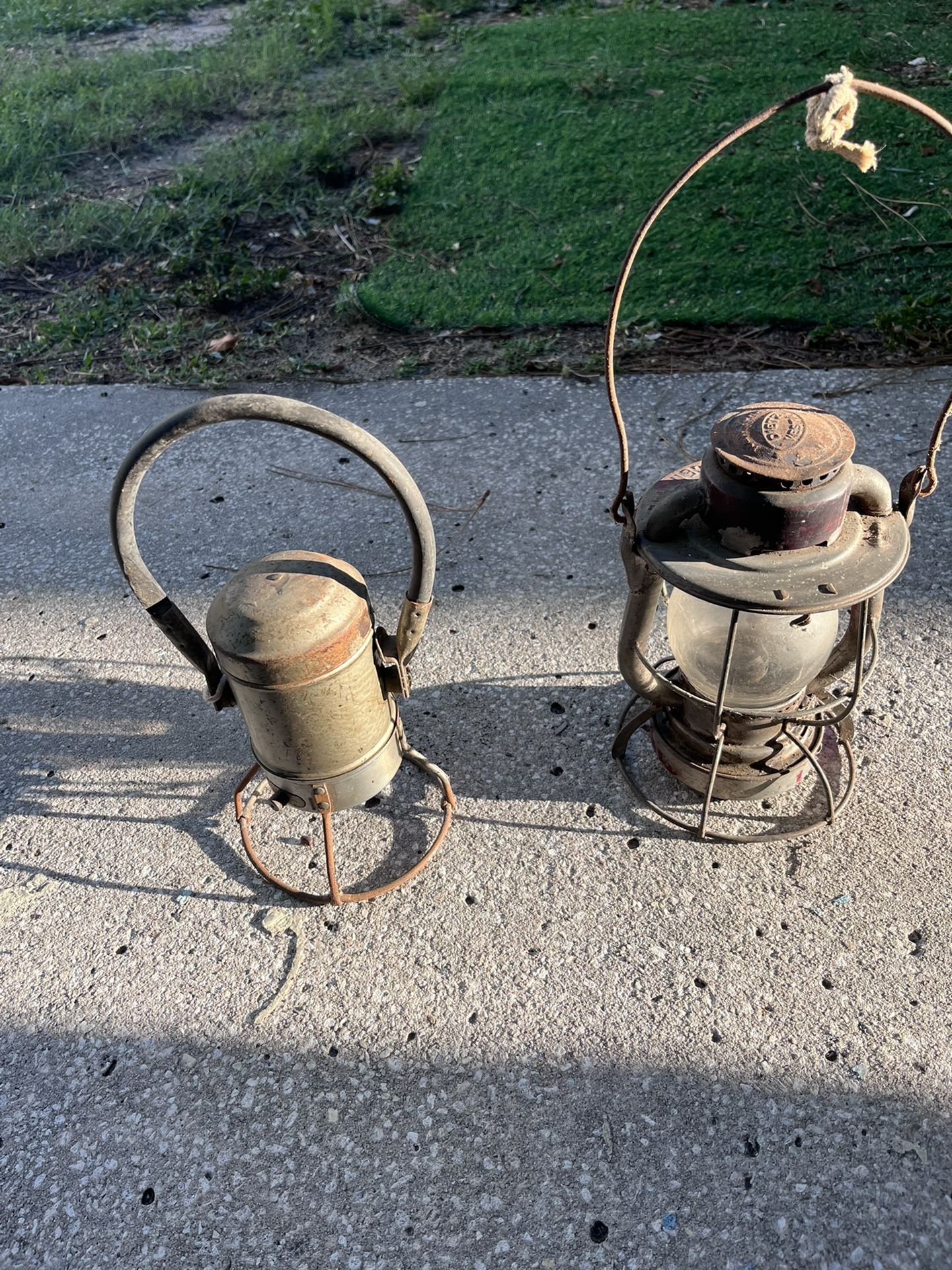 DIETZ NEW YORK CENTRAL RAILROAD N.Y.C.S. VESTA RAILROAD LANTERN w/N.Y.C.S. GLOBE