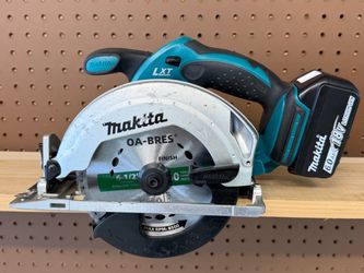 Makita XSS02Z 18V LXT 6-1/2" Circular Saw w/ 6Ah Battery
