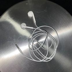 Apple EarPods 3.5mm Headphone Jack – Original Wired iPhone Earbuds NEW