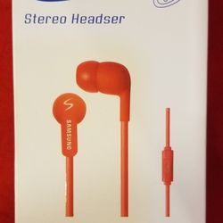Skullcandy Samsung JVC Apple iPhone
Aux earbuds headphones ear bud many different types of Earbuds  available Bz1