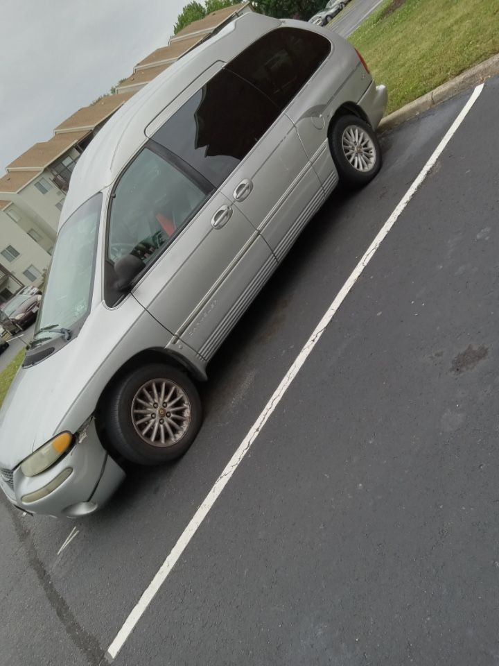 Chrysler Mini Van
