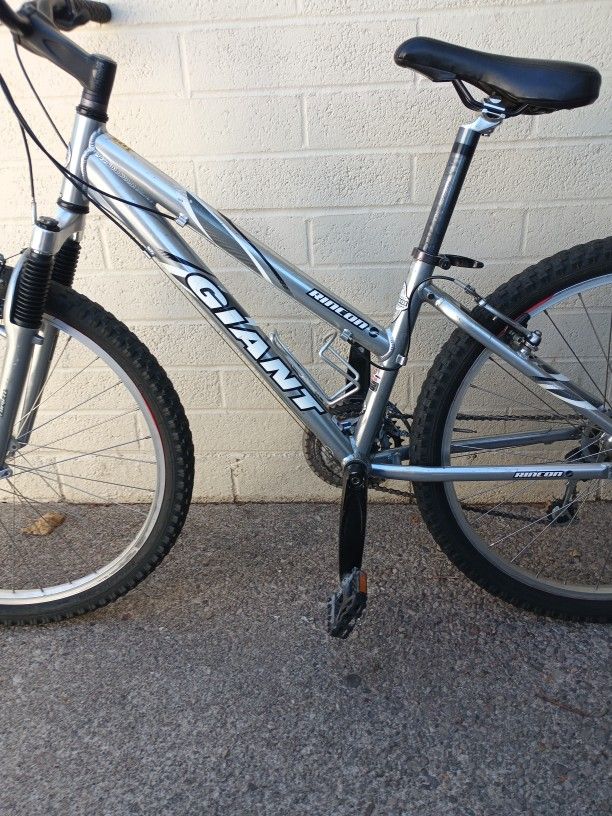 Giant Mountain Bike