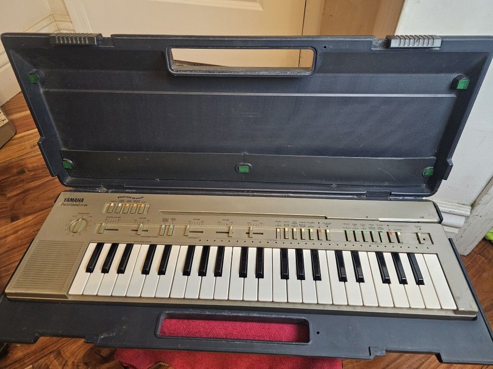 Yamaha PortaSound PC-100