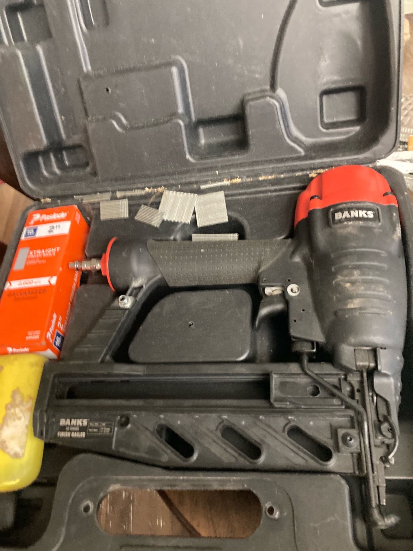 Banks finish nailer works great 16 gauge