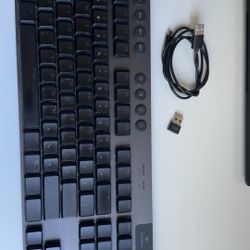 G Logitech g915 Wireless Keyboard 