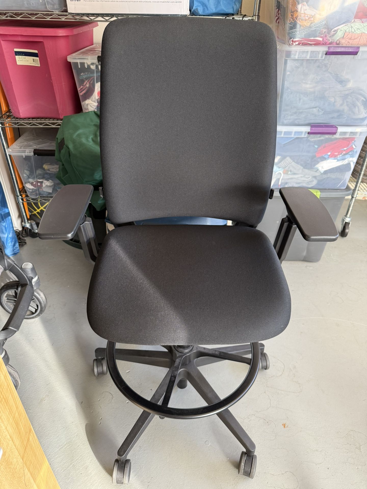 Steelcase Amia Stool