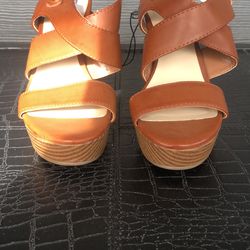 New!! Woman’s Heel Size 5.5
