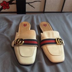 Women’s Gucci shoes authentic without box