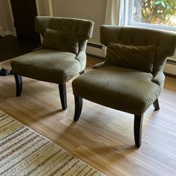 Accent Chairs 