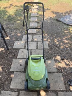 Electric lawn mower