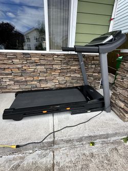 Nordictrack T6.7 S Treadmill for Sale in Portland OR OfferUp