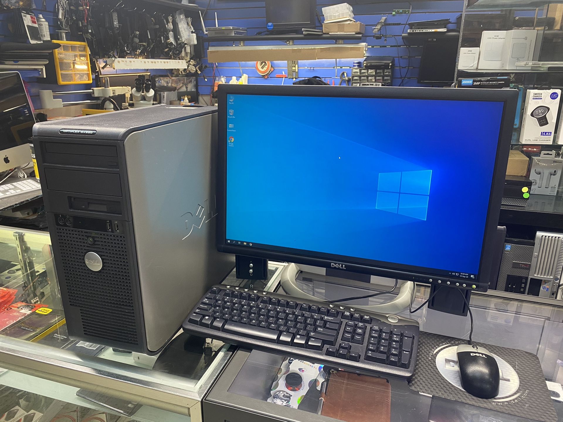 Dell computer with 24” monitor UPGRADED TO 240SSD WINDOWS 10 dual monitor support 512MB graphics card