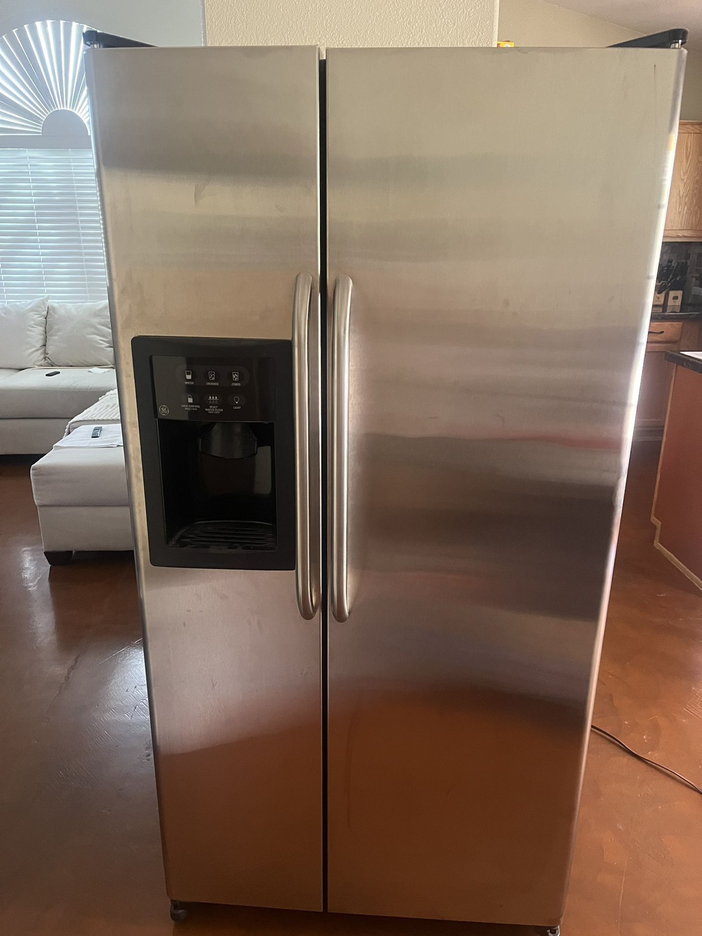 GE Refrigerator For Parts
